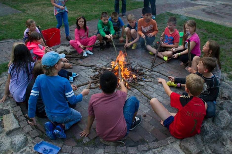 Am Lagerfeuer