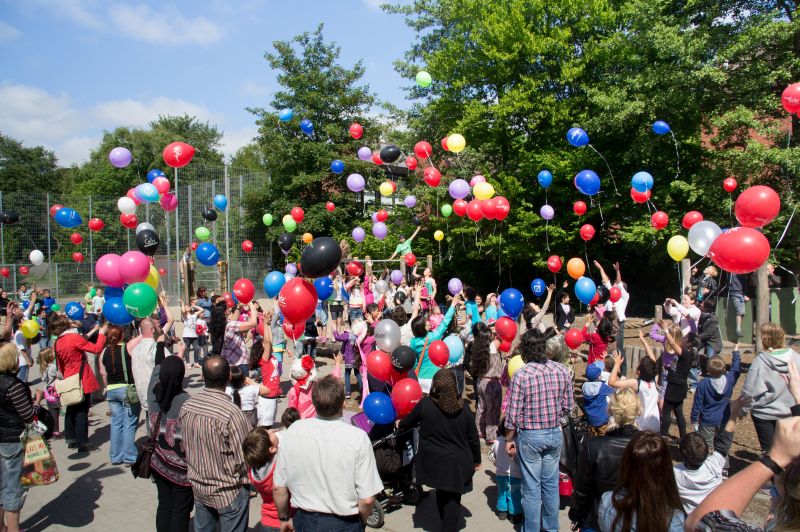 Luftballons steigen auf