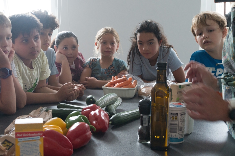 Gemeinsames Kochen in der Koch-AG