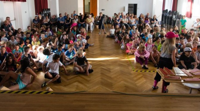 Blick in die Aula bei der Abschiedsfeier